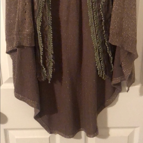 Lace Trimmed Shiny Vest - Picture 5 of 8